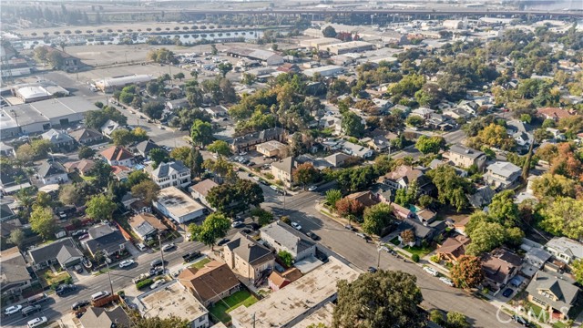 700 W Park, Stockton CA: https://media.crmls.org/medias/f56c59c9-5780-410c-86e1-60e8668150fc.jpg