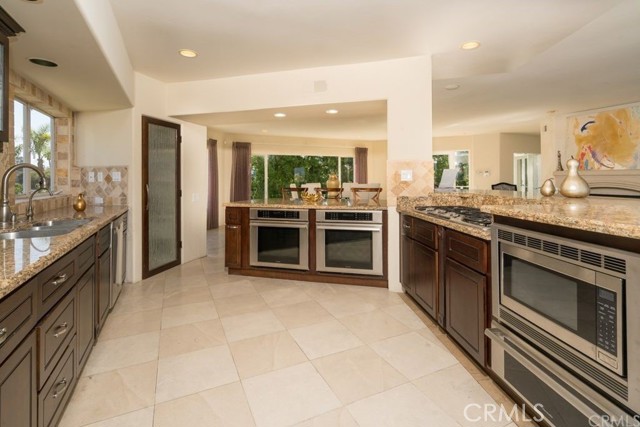 2301 Irvine, Newport Beach CA: https://media.crmls.org/medias/f56c93cd-7332-4a3a-a570-8737e5eb672d.jpg