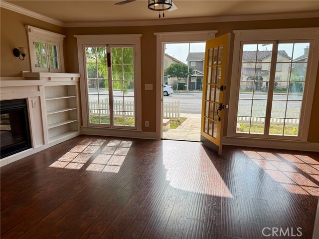 Detail Gallery Image 3 of 13 For 3043 Market, Riverside,  CA 92501 - 2 Beds | 2 Baths