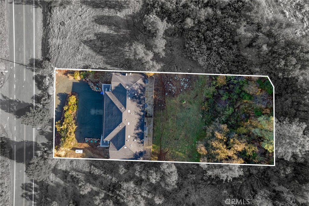 https://media.crmls.org/medias/f56caf64-3ce5-44f5-90a8-08f8341a465d.jpg?preset=X-Large