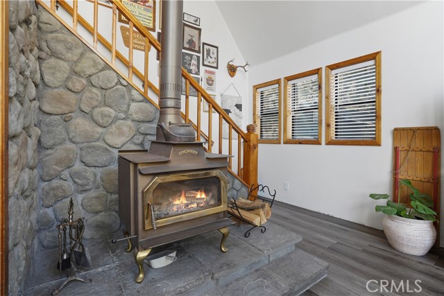Detail Gallery Image 13 of 53 For 1719 Thrush Rd, Wrightwood,  CA 92397 - 3 Beds | 2/1 Baths