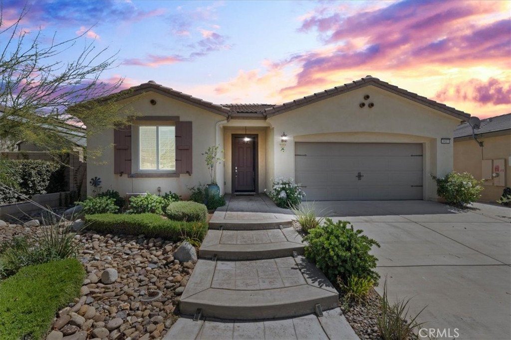 3937 Scarlet Oak Court