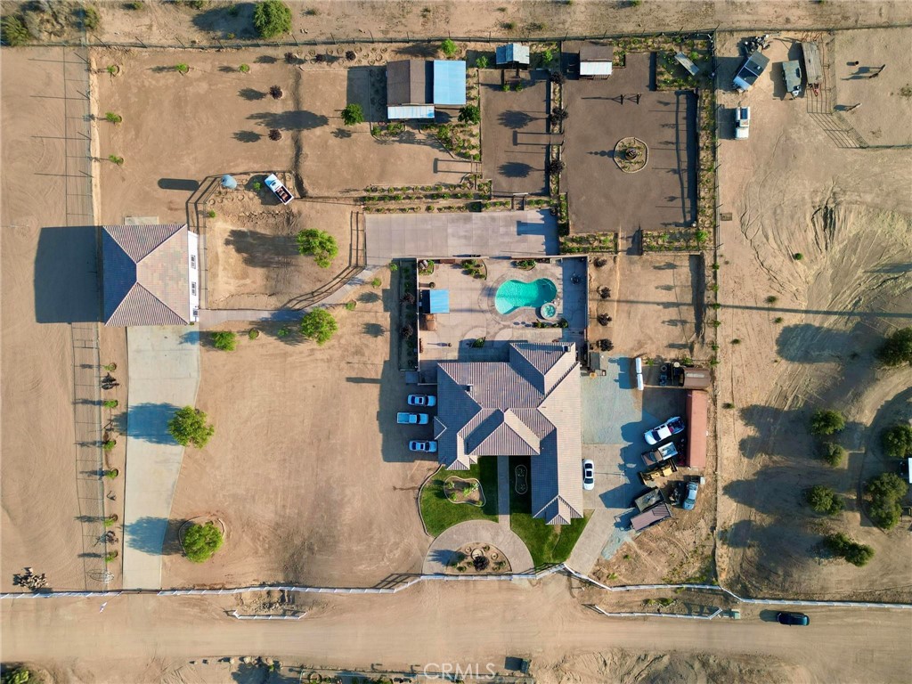 https://media.crmls.org/medias/f56f0c29-6991-427a-888b-cf5861768f44.jpg?preset=X-Large