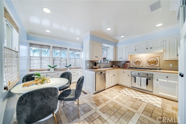Detail Gallery Image 20 of 30 For 360 Diamond St, Laguna Beach,  CA 92651 - 4 Beds | 3 Baths