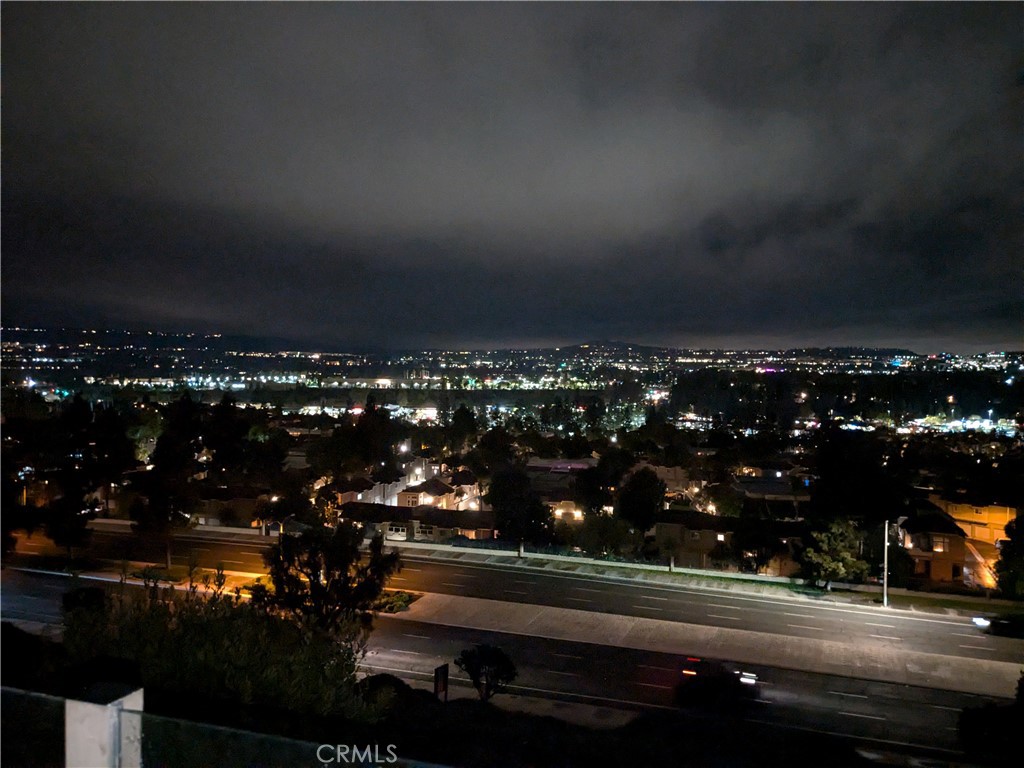 https://media.crmls.org/medias/f5709a4a-5843-4697-8c2a-30d03c41fa83.jpg?preset=X-Large