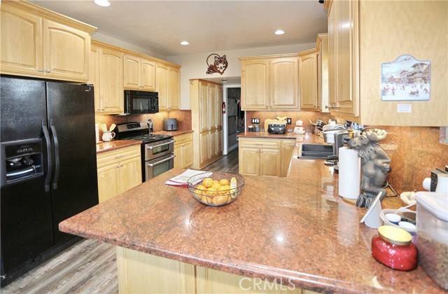 2097 Fox Lane, Big Bear City CA: https://media.crmls.org/medias/f570c254-fa24-4746-82ae-dd0e75e7cd52.jpg