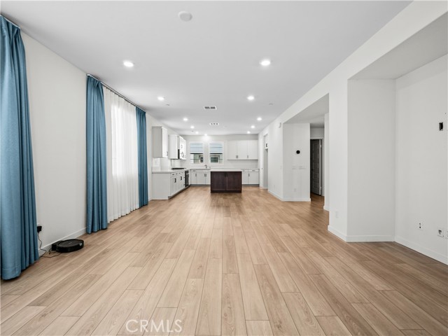 Detail Gallery Image 11 of 41 For 27148 Valley Oak Pl, Valencia,  CA 91381 - 4 Beds | 4 Baths