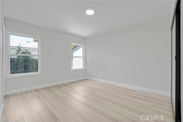 Detail Gallery Image 14 of 32 For 19120 Bessemer St, Tarzana,  CA 91335 - 4 Beds | 3 Baths