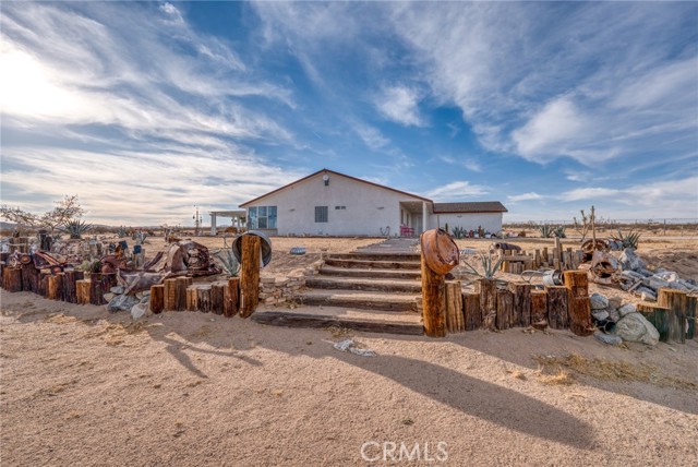 Detail Gallery Image 12 of 32 For 61975 La Brisa Dr, Joshua Tree,  CA 92252 - 3 Beds | 2/1 Baths