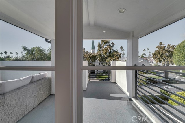 Detail Gallery Image 51 of 67 For 608 Heliotrope, Corona Del Mar,  CA 92625 - 4 Beds | 4 Baths