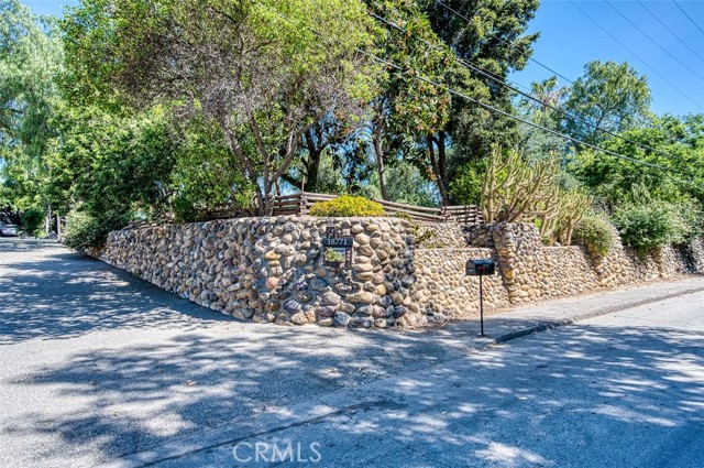 Detail Gallery Image 3 of 28 For 18771 Oriente Dr, Yorba Linda,  CA 92886 - 3 Beds | 2 Baths