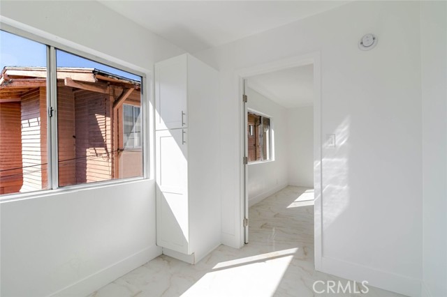 Detail Gallery Image 11 of 22 For 1116 S Berendo St #6,  Los Angeles,  CA 90006 - 3 Beds | 1 Baths