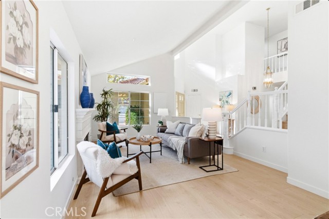 Detail Gallery Image 12 of 67 For 28360 Easton Ln, Saugus,  CA 91350 - 5 Beds | 3 Baths