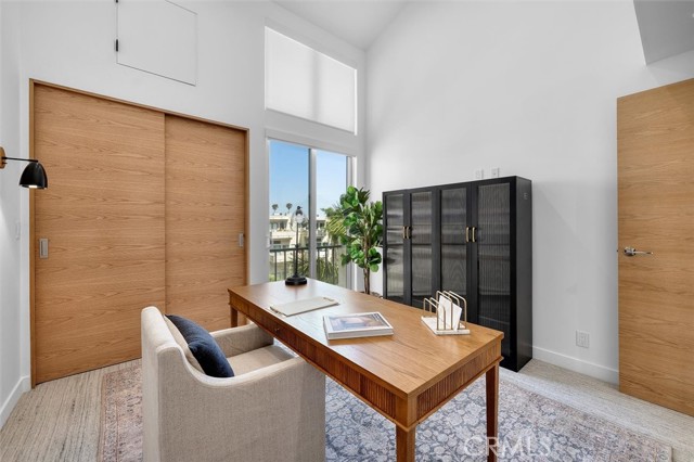 555 Esplanade, Redondo Beach CA: https://media.crmls.org/medias/f57459fc-ecde-416a-b06f-e6b1bc51ba5d.jpg