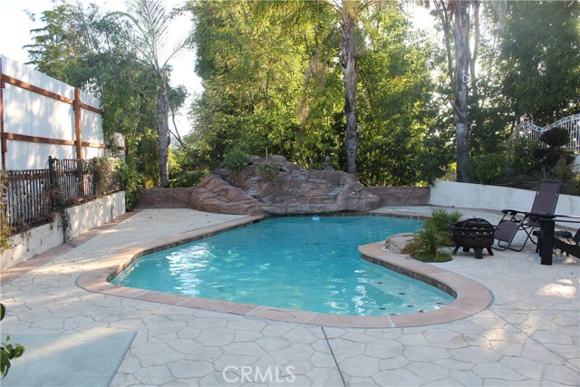 Detail Gallery Image 22 of 23 For 4527 Stark, Woodland Hills,  CA 91364 - 3 Beds | 3 Baths