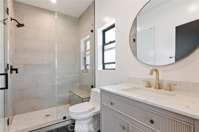 2633 S Cochran Avenue, Los Angeles CA: https://media.crmls.org/medias/f5749380-26da-4f78-8555-96e2031f8ea5.jpg