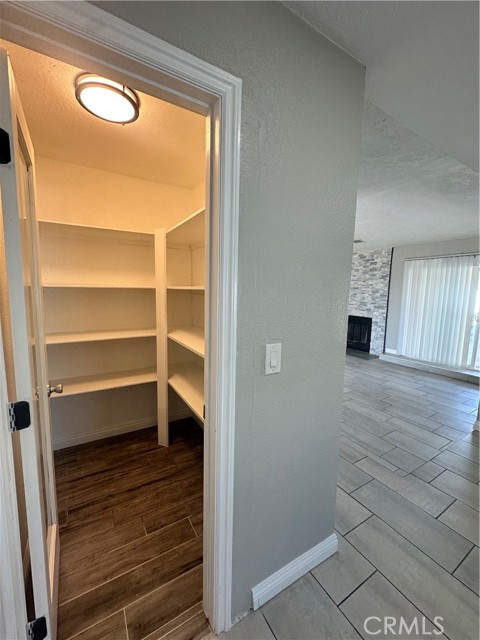 Detail Gallery Image 9 of 22 For 12790 Desert Creek Cir, Victorville,  CA 92395 - 3 Beds | 2 Baths