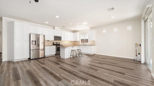 32059 Poppy Way, Lake Elsinore CA: https://media.crmls.org/medias/f576a3ac-2d9e-4c65-8613-e3b5cf715012.jpg