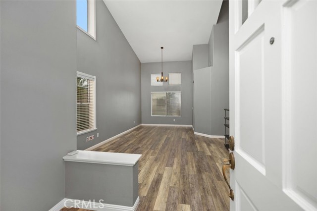 4 Chisholm Trail, Trabuco Canyon CA: https://media.crmls.org/medias/f576a8d9-e2c6-481b-8628-c0f7984a55a4.jpg