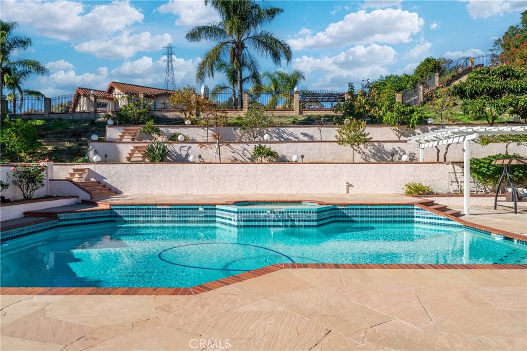 MLS #OC25274238 image #35