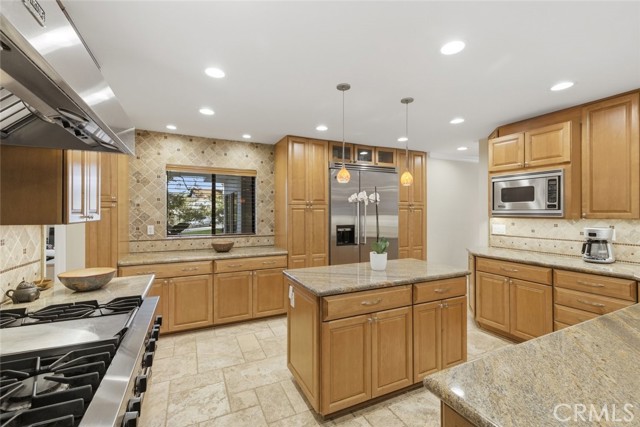 Detail Gallery Image 9 of 43 For 489 Oakhampton, Thousand Oaks,  CA 91361 - 4 Beds | 4 Baths