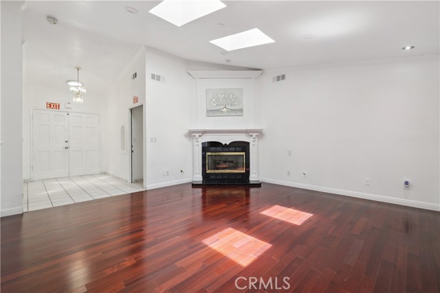 18627 Arminta Street, Reseda CA: https://media.crmls.org/medias/f577e9c3-bb29-493a-bc6b-6aedd7a3fecd.jpg