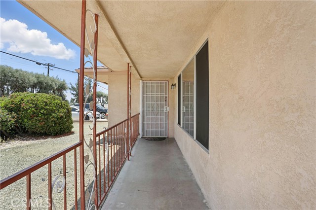 260 E Whittier Avenue, Hemet CA: https://media.crmls.org/medias/f57811c6-bc3a-4f42-874a-17f196cb1b30.jpg