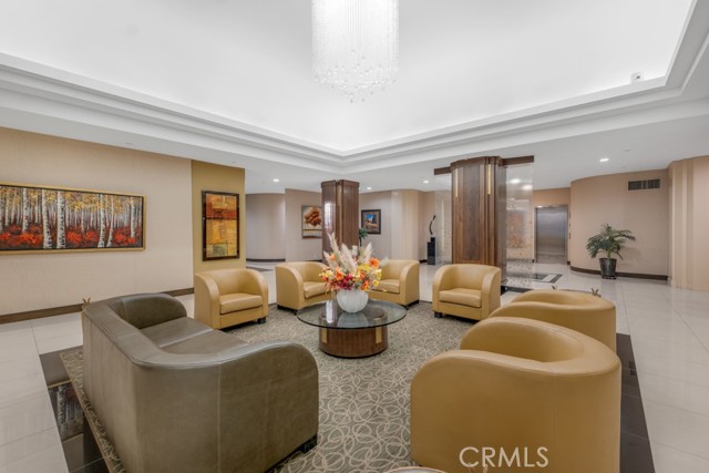 Detail Gallery Image 4 of 47 For 345 Pioneer Dr #601,  Glendale,  CA 91203 - 2 Beds | 2 Baths