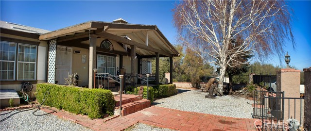 Detail Gallery Image 9 of 44 For 10975 Decker, Oak Hills,  CA 92344 - 3 Beds | 2 Baths