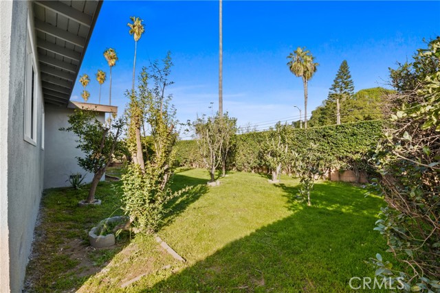 Detail Gallery Image 32 of 37 For 223 N Lark Ellen, West Covina,  CA 91791 - 3 Beds | 3 Baths