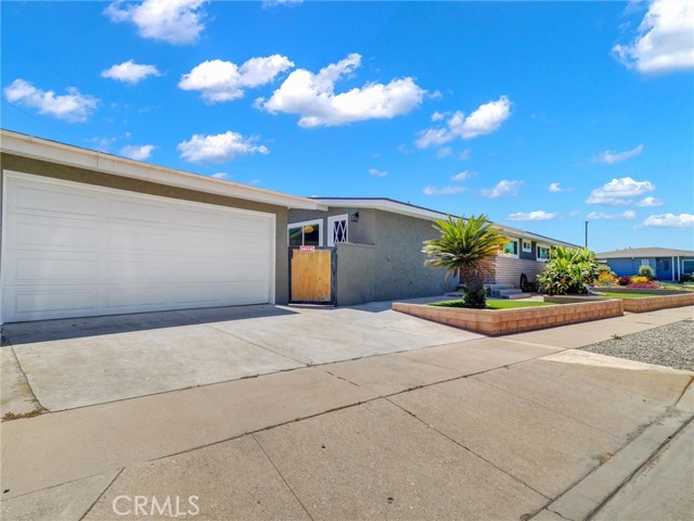2310 W 169th Place, Torrance CA: https://media.crmls.org/medias/f579373f-f1b3-463e-8381-431cbc7e5043.jpg