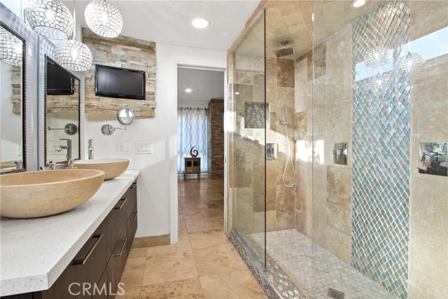 Detail Gallery Image 11 of 19 For 1107 Woodbury Dr, Harbor City,  CA 90710 - 4 Beds | 3 Baths