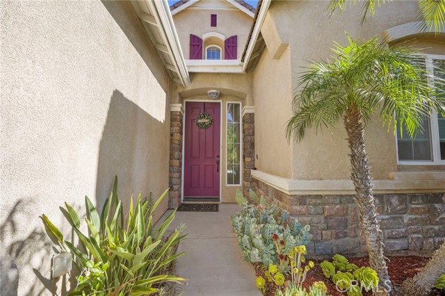Detail Gallery Image 4 of 57 For 31920 Cedarhill, Lake Elsinore,  CA 92532 - 5 Beds | 3/1 Baths