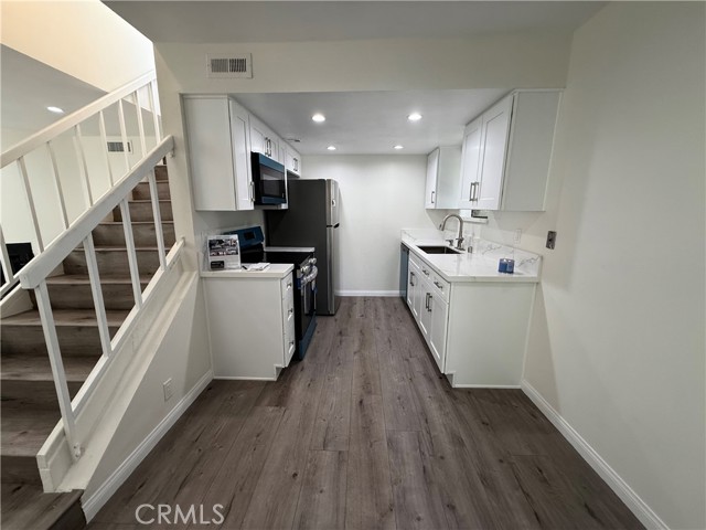 18411 Hatteras Street, Tarzana CA: https://media.crmls.org/medias/f57a117b-5401-4333-856c-c02335bbb6be.jpg
