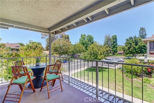 925 Ave Majorca, Laguna Woods CA: https://media.crmls.org/medias/f57a2502-f5bf-4072-bb8d-98fa12e60f81.jpg