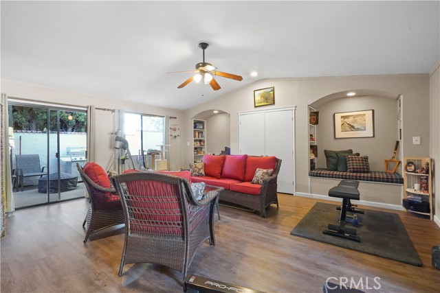 485 Wedgewood Court, Duarte CA: https://media.crmls.org/medias/f57a6d36-f928-4b9f-b46f-289545cfddfd.jpg