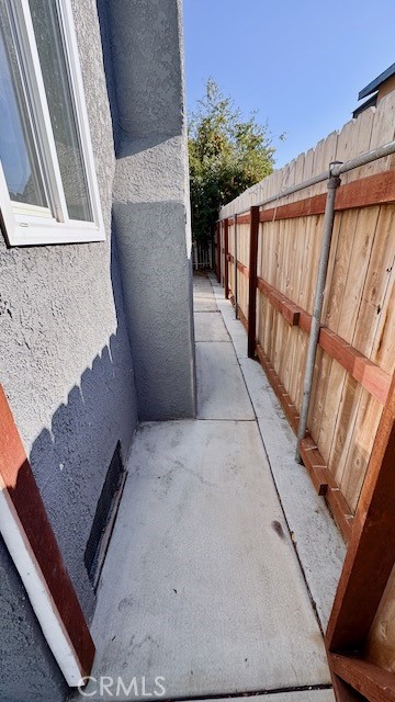 Detail Gallery Image 4 of 29 For 1026 W 108th, Los Angeles,  CA 90044 - 3 Beds | 2 Baths