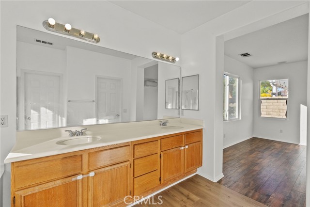 Detail Gallery Image 39 of 43 For 19914 via Joyce Dr, Saugus,  CA 91350 - 3 Beds | 2 Baths