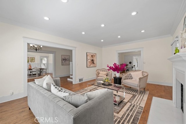 268 S Norton Avenue, Los Angeles CA: https://media.crmls.org/medias/f57b41d3-e154-42c2-a75c-92a68cd41060.jpg