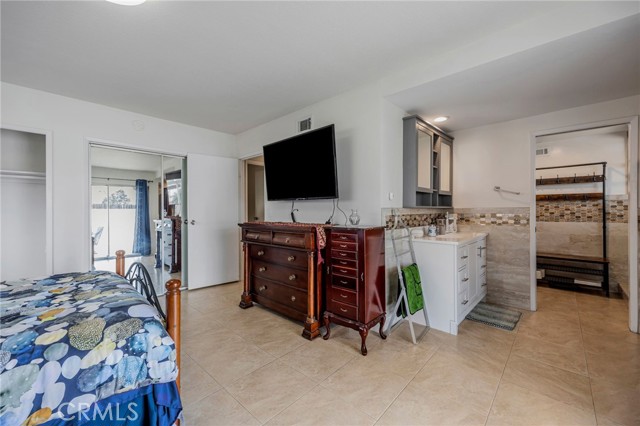 1363 N San Antonio Ave, Upland CA: https://media.crmls.org/medias/f57b6403-71b3-4a45-89c5-791d03d372cc.jpg