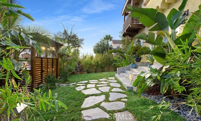 Detail Gallery Image 4 of 23 For 4539 1/2 St Elmo Dr, Los Angeles,  CA 90019 - 4 Beds | 3 Baths