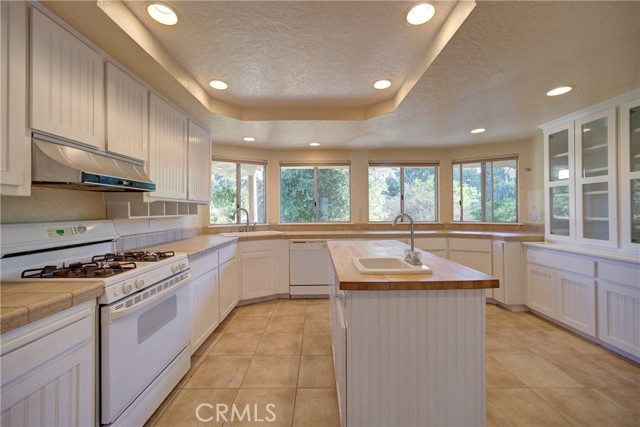 6305 Portola Road, Atascadero CA: https://media.crmls.org/medias/f57c1769-222a-4176-a860-60e39d9d6dd5.jpg