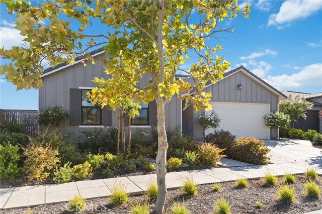 Detail Gallery Image 2 of 62 For 1022 Moonrise, Madera,  CA 93636 - 4 Beds | 2/1 Baths