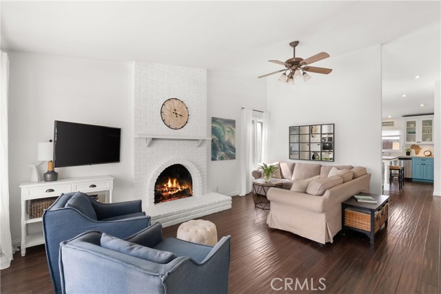 Detail Gallery Image 4 of 38 For 20851 Lancelot Ln, Huntington Beach,  CA 92646 - 4 Beds | 2 Baths