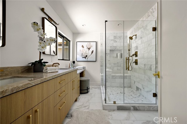 Detail Gallery Image 15 of 27 For 5100 Orrville Ave, Woodland Hills,  CA 91367 - 4 Beds | 3 Baths