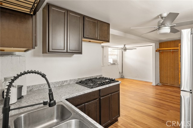 2775 Wetherly Avenue, Long Beach CA: https://media.crmls.org/medias/f57d1ed3-aba7-4b88-ad28-6e264e911bff.jpg