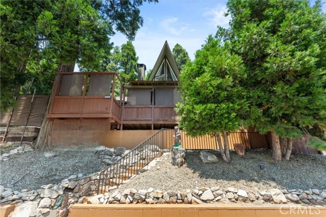 Detail Gallery Image 1 of 34 For 1277 Lovers Ln, Rimforest,  CA 92378 - 2 Beds | 1 Baths