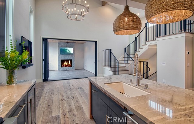 Detail Gallery Image 5 of 18 For 710 Avocado Ave #B,  Corona Del Mar,  CA 92625 - 3 Beds | 3/1 Baths
