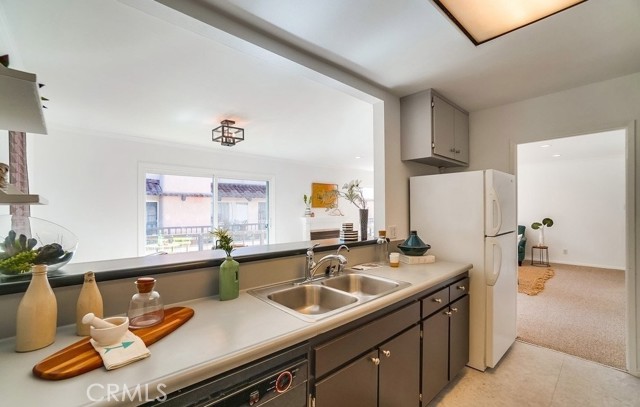 1127 E Del Mar Boulevard, Pasadena CA: https://media.crmls.org/medias/f57efbe4-564b-4c12-b730-404738d1fed5.jpg