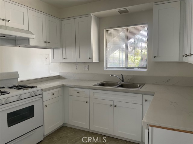 Detail Gallery Image 3 of 10 For 4953 Gambier St #1,  Los Angeles,  CA 90032 - 3 Beds | 2 Baths